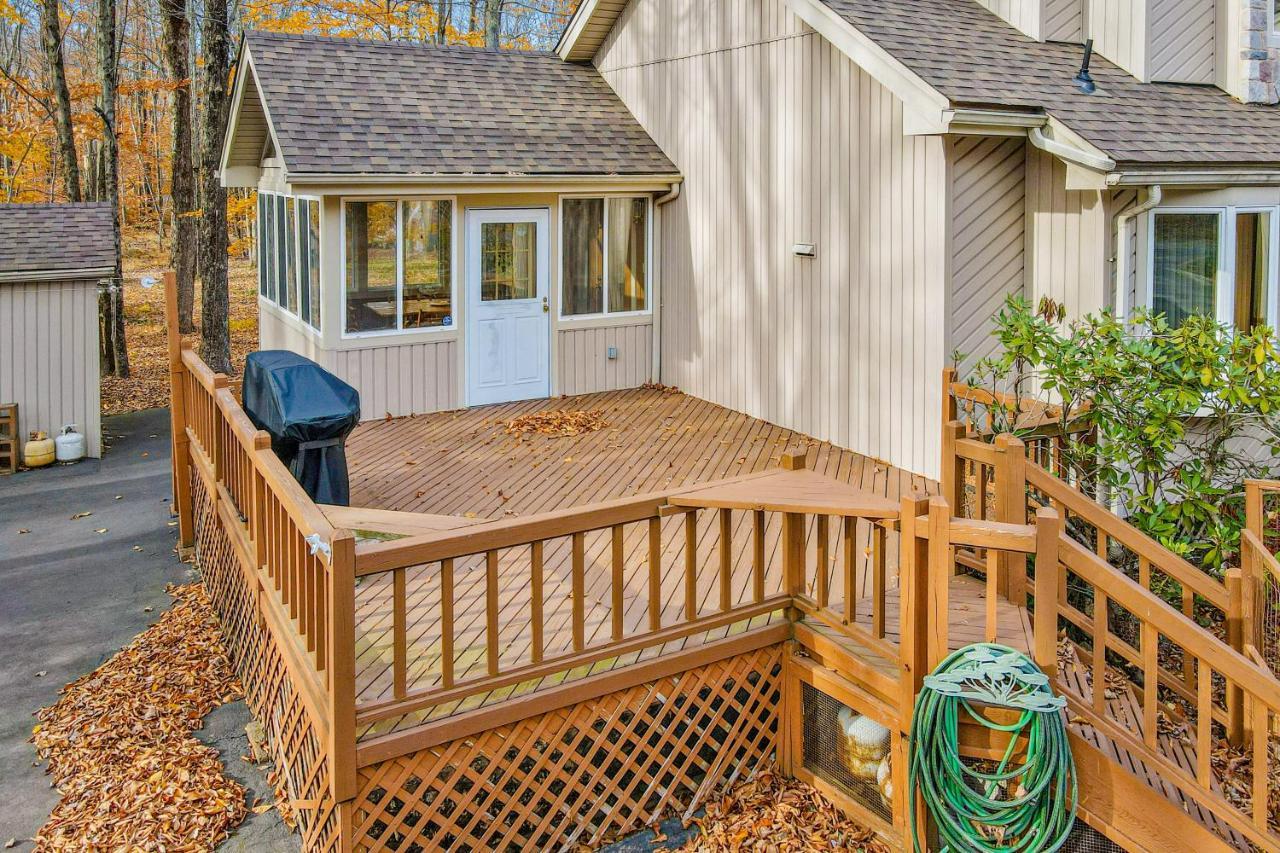 Friendship Lodge Pocono Lake Exterior foto